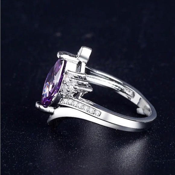 PURPLE GEMSTONE RING - Picture 7 of 8